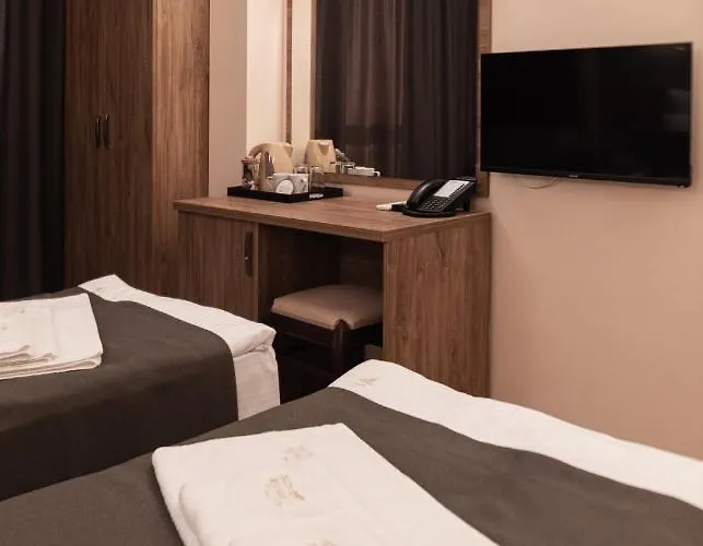 Vanilla, - Free Parking Хотел