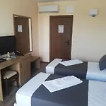 Vanilla, - Free Parking Hotel
