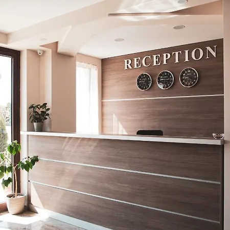 Vanilla, - Free Parking Hotel